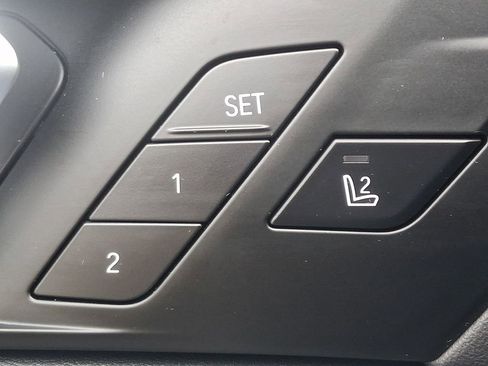 Used 2026 BMW X5 xDrive40i w/ Executive Package image 27