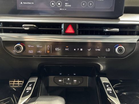 Used 2024 Kia Sorento SX FWD image 20