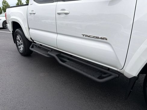 Certified 2019 Toyota Tacoma SR5 AWD/4WD image 4