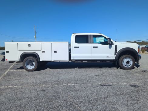 New 2025 Ford F450 XL w/ XL Chrome Package image 2