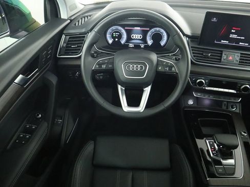 Certified 2025 Audi Q5 e Premium Plus w/ Premium Plus Package image 10
