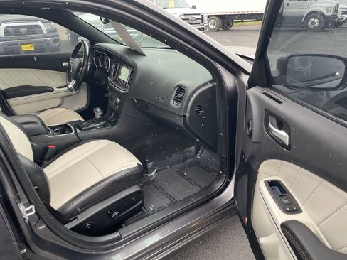 Used 2018 Dodge Charger GT image 29