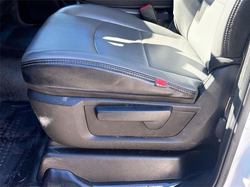 Used 2022 RAM 2500 Tradesman w/ Chrome Appearance Group image 21