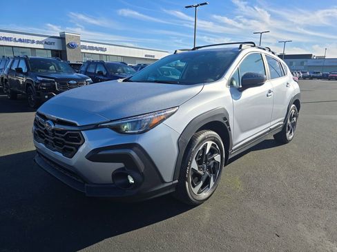 Used 2024 Subaru Crosstrek 2.5i Limited w/ Crosstrek Mirror Package image 8