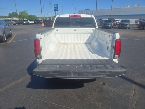 Used 2024 Chevrolet Colorado W/T w/ WT Convenience Package II RWD image 24