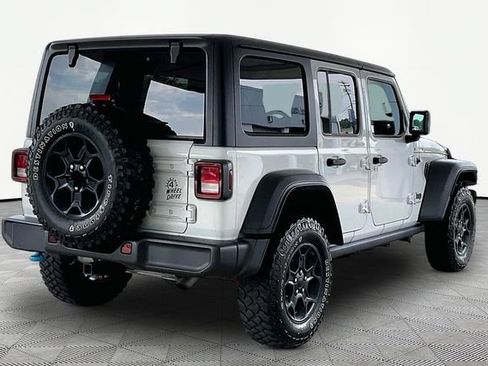 Used 2023 Jeep Wrangler Unlimited w/ Cold Weather Group AWD/4WD image 5