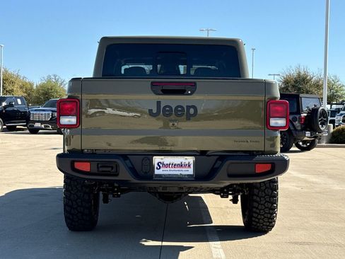 New 2026 Jeep Gladiator Sport AWD/4WD image 8
