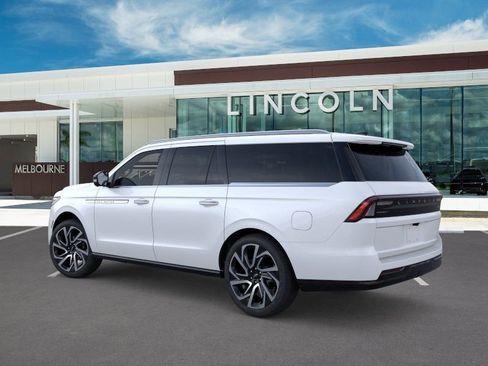 New 2026 Lincoln Navigator L Reserve AWD/4WD image 4