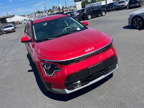 Certified 2023 Kia Niro Wind w/ Wind Preserve Package FWD image 5