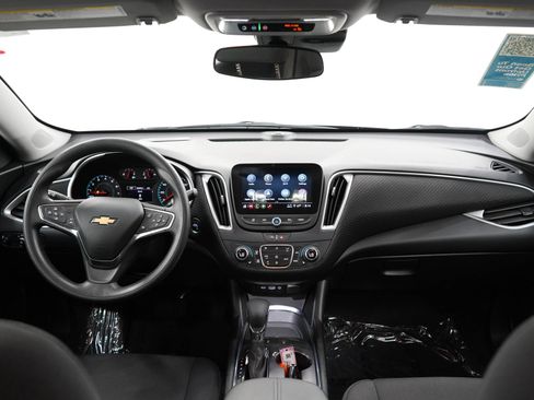 Used 2025 Chevrolet Malibu LT FWD image 13