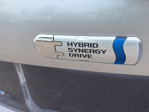Used 2015 Toyota Prius Prime Plug-In Hybrid FWD image 25