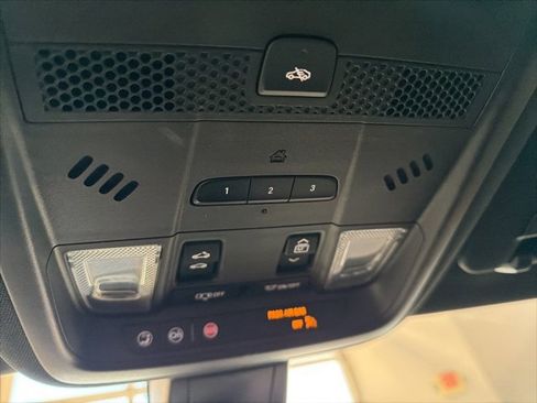 Used 2023 Cadillac XT6 Sport w/ Technology Package image 14