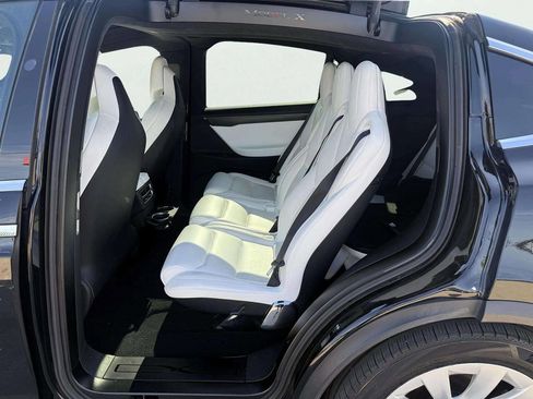 Used 2017 Tesla Model X 75D AWD/4WD image 12