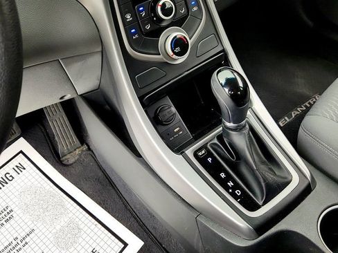 Used 2015 Hyundai Elantra SE w/ Option Group 02 FWD image 15