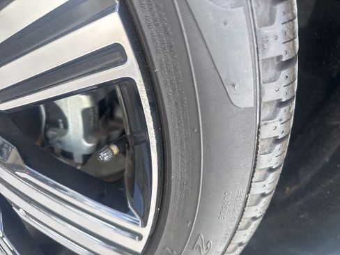 Certified 2024 Volvo XC90 T8 Ultimate w/ Lounge Package image 9