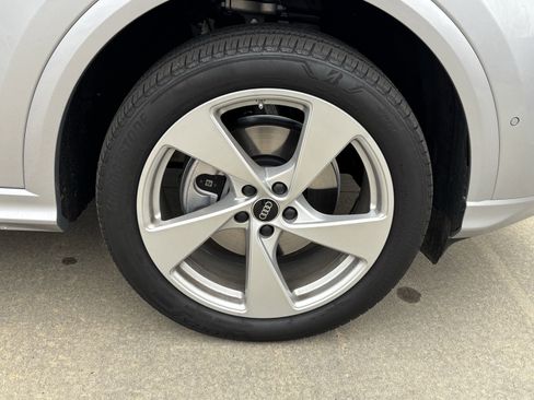 Used 2025 Audi Q5 Premium Plus w/ Premium Plus image 11