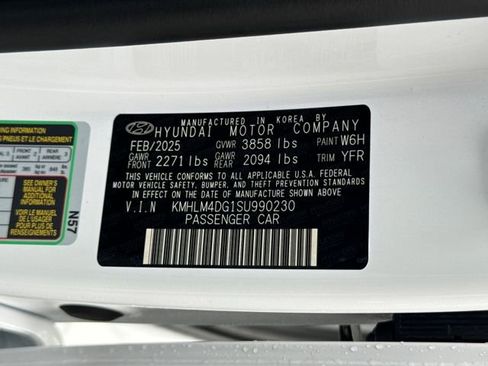 Certified 2025 Hyundai Elantra Sport image 30