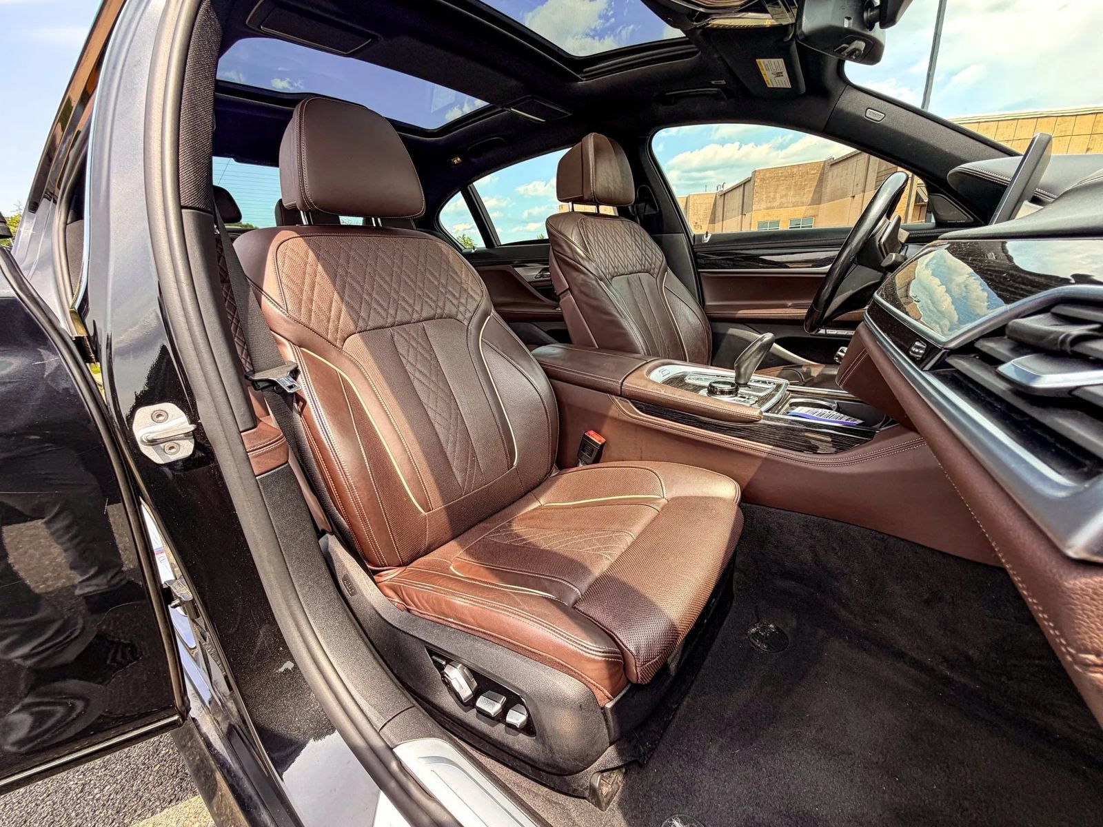 Used 2018 BMW ALPINA B7 xDrive AWD/4WD image 19