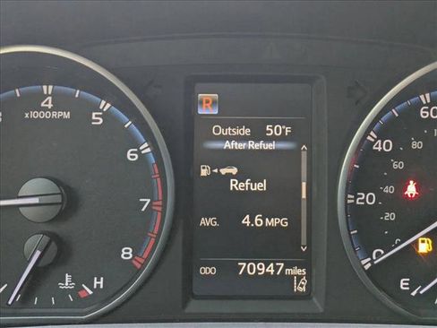 Used 2018 Toyota RAV4 LE image 11