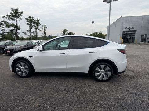 Used 2024 Tesla Model Y Long Range AWD/4WD image 6