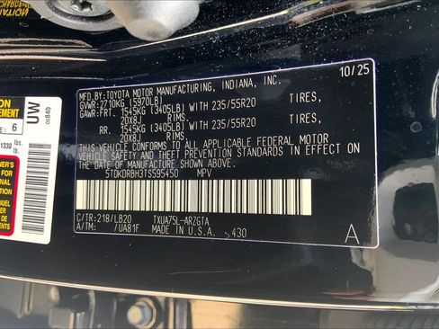 Used 2026 Toyota Highlander Limited AWD/4WD image 38