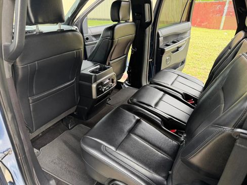 Used 2019 Ford Expedition Max XLT w/ Equipment Group 202A AWD/4WD image 20