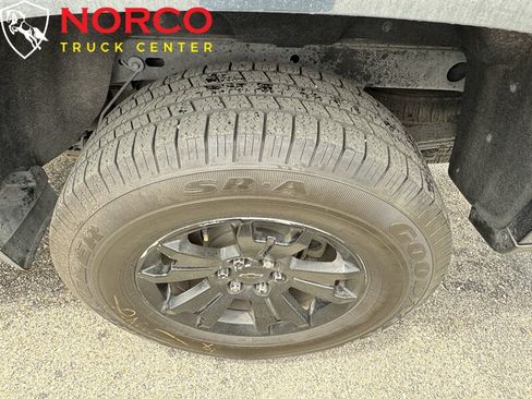 Used 2019 Chevrolet Colorado LT w/ LT Convenience Package RWD image 9
