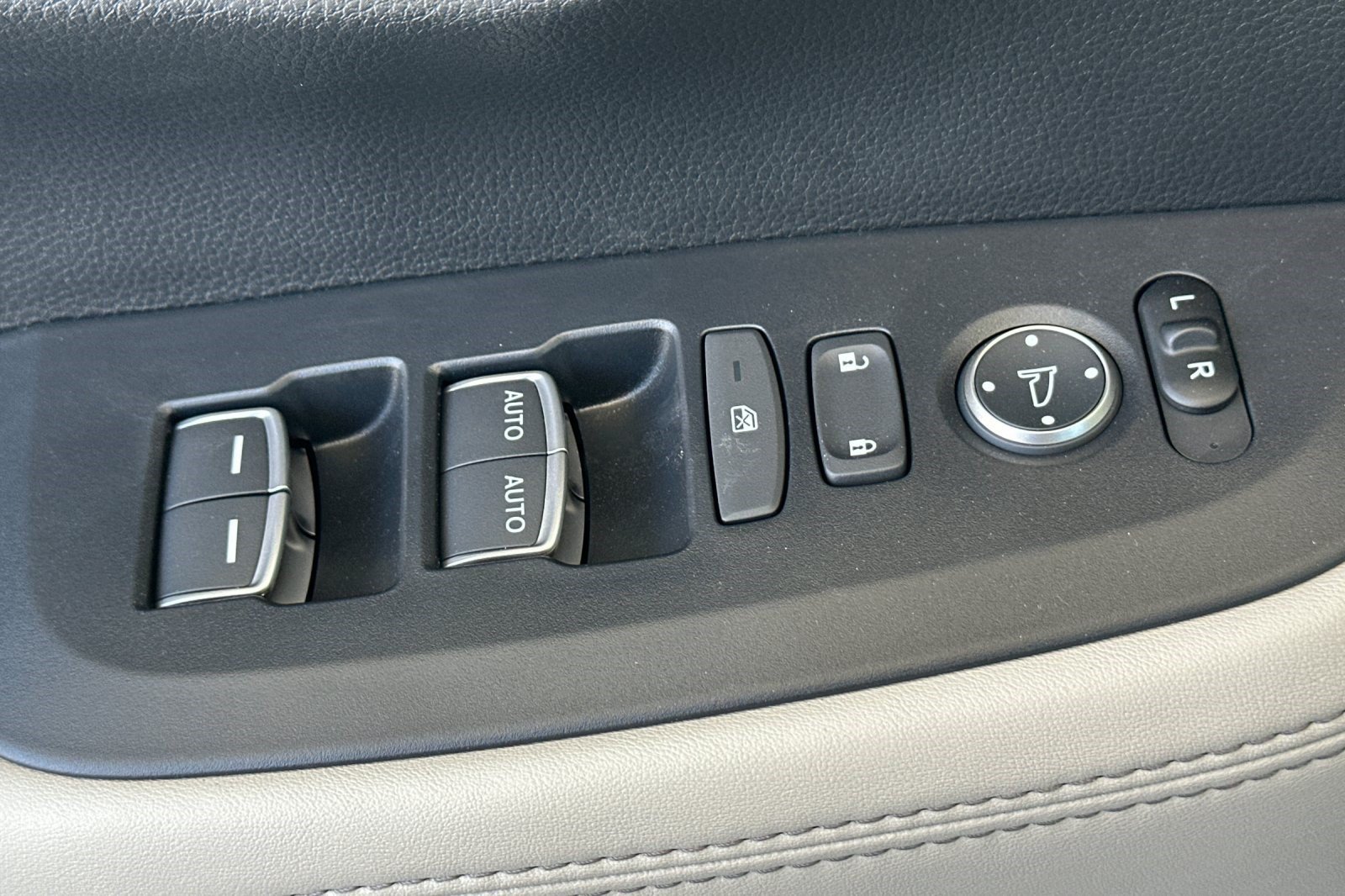 Certified 2027 Honda HR-V EX-L image 13