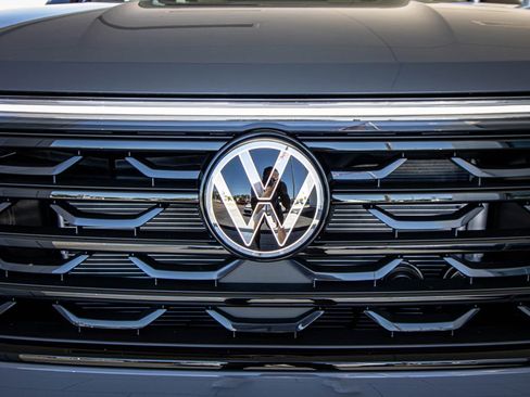 New 2026 Volkswagen Atlas Cross Sport SEL R-Line AWD/4WD image 8