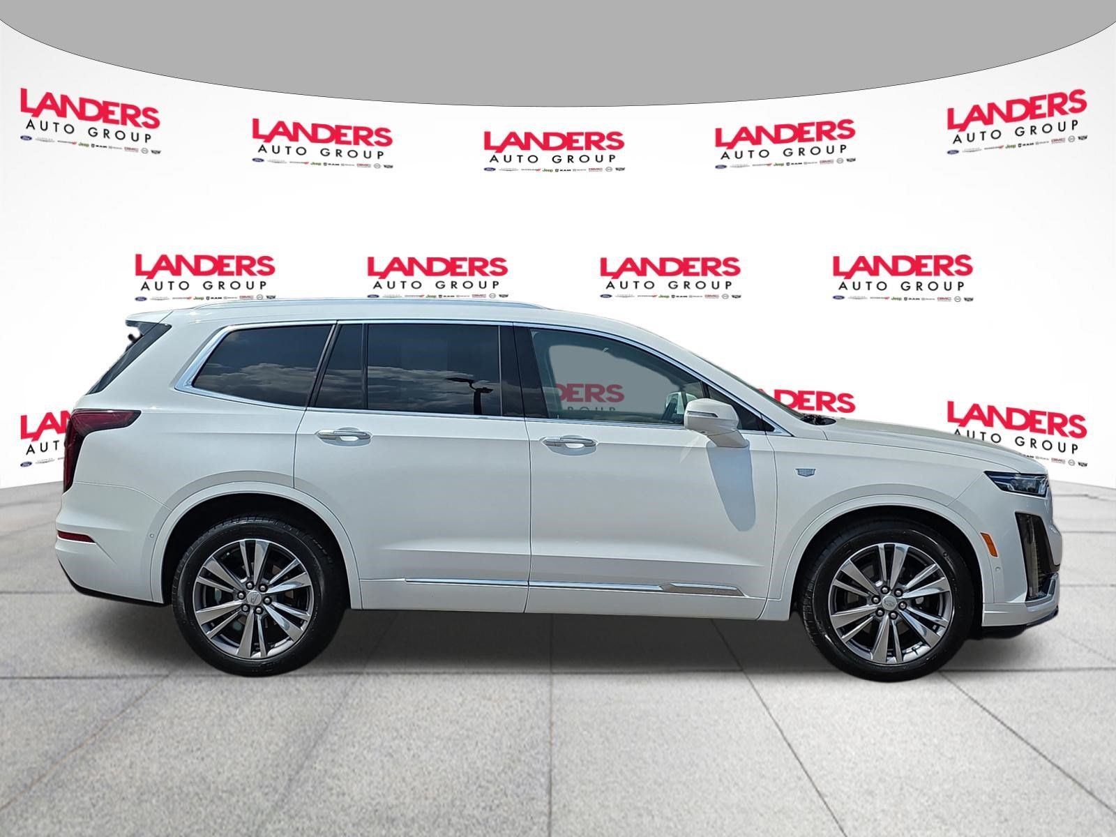 Used 2020 Cadillac XT6 Premium Luxury w/ Platinum Package FWD image 2