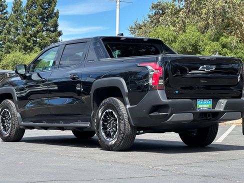 Used 2026 Chevrolet Silverado EV Trail Boss AWD/4WD image 5