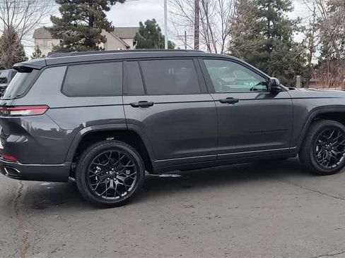 New 2025 Jeep Grand Cherokee L Summit image 9