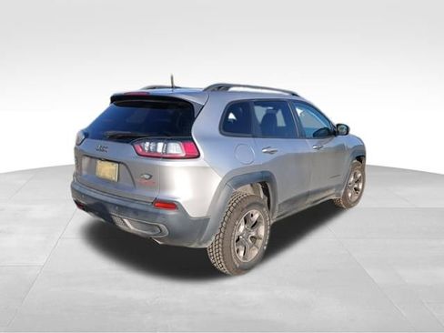 Used 2019 Jeep Cherokee Trailhawk AWD/4WD image 3