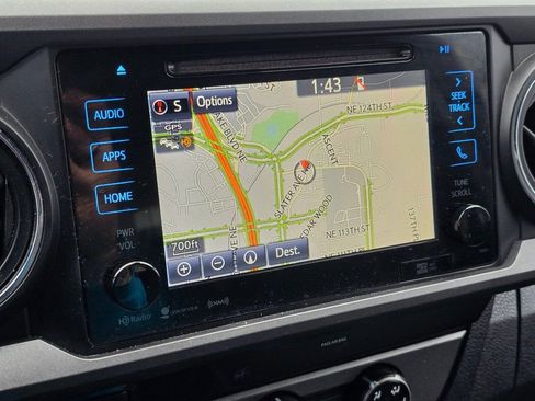 Used 2018 Toyota Tacoma TRD Off-Road image 29