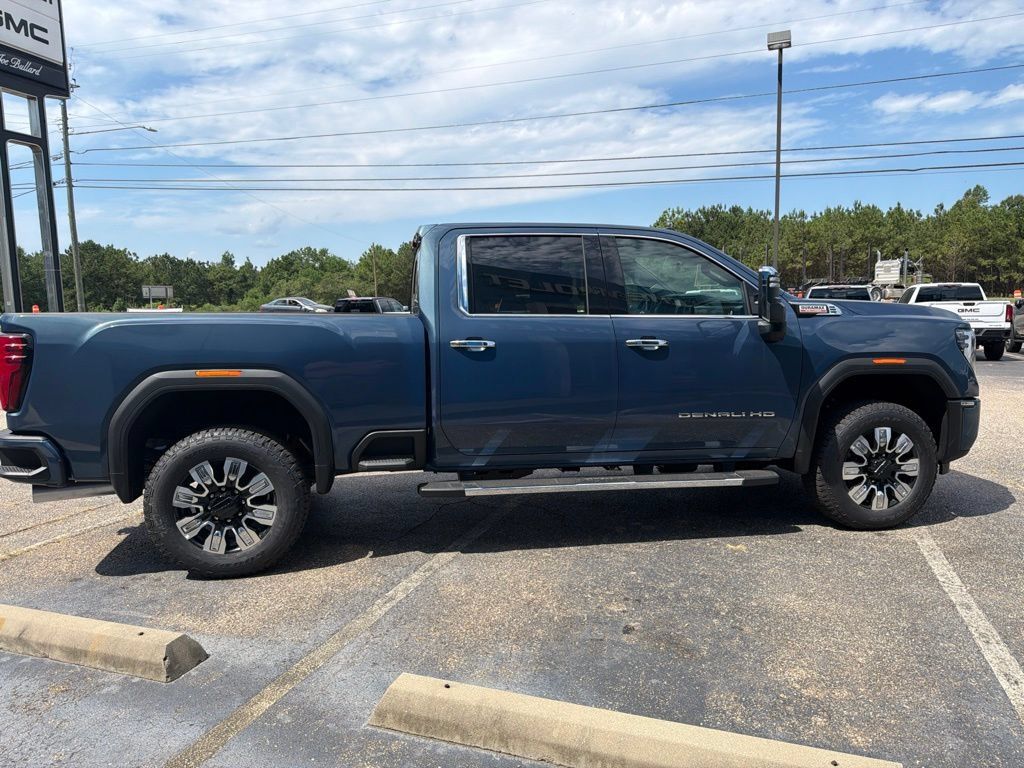 New 2026 GMC Sierra 2500 Denali w/ Denali Reserve Package AWD/4WD image 6