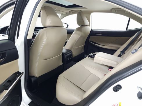 Used 2018 Lexus IS 300 300 w/ Premium Package image 28