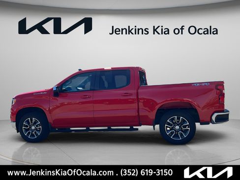 Used 2023 Chevrolet Silverado 1500 LT AWD/4WD image 6