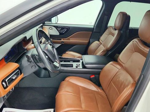 Used 2023 Lincoln Aviator Grand Touring w/ Equipment Group 301A AWD/4WD image 19