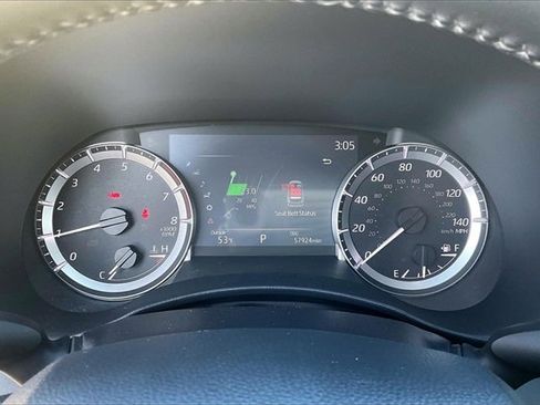 Used 2023 Toyota Highlander LE image 18