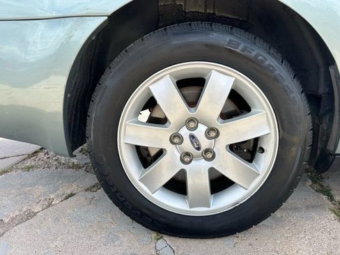 Used 2005 Ford Five Hundred SEL FWD image 9