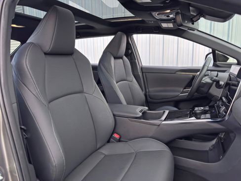 Used 2023 Toyota bZ4X Limited image 37