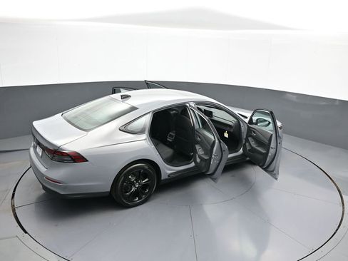 Used 2025 Honda Accord SE image 45