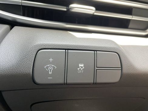 Certified 2024 Hyundai Elantra SEL FWD image 28