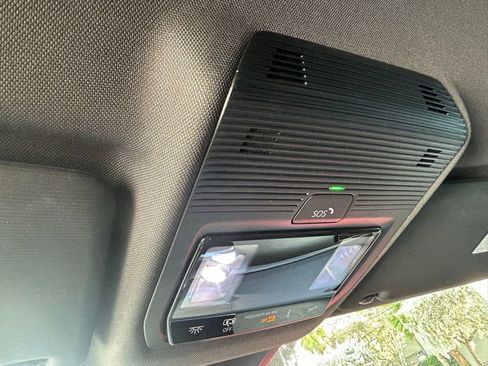 Used 2024 Volkswagen Atlas Cross Sport SE image 26