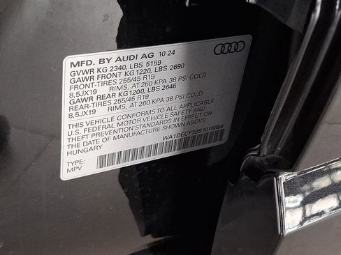 Certified 2025 Audi Q3 2.0T Premium w/ Convenience Package image 28