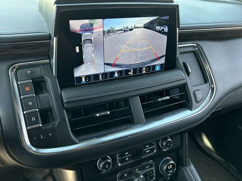 Used 2021 Chevrolet Tahoe Z71 w/ Z71 Off-Road Package AWD/4WD image 15