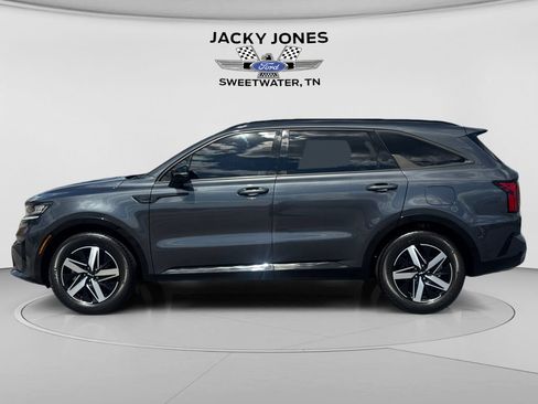 Used 2023 Kia Sorento S w/ Panoramic Sunroof Package FWD image 2
