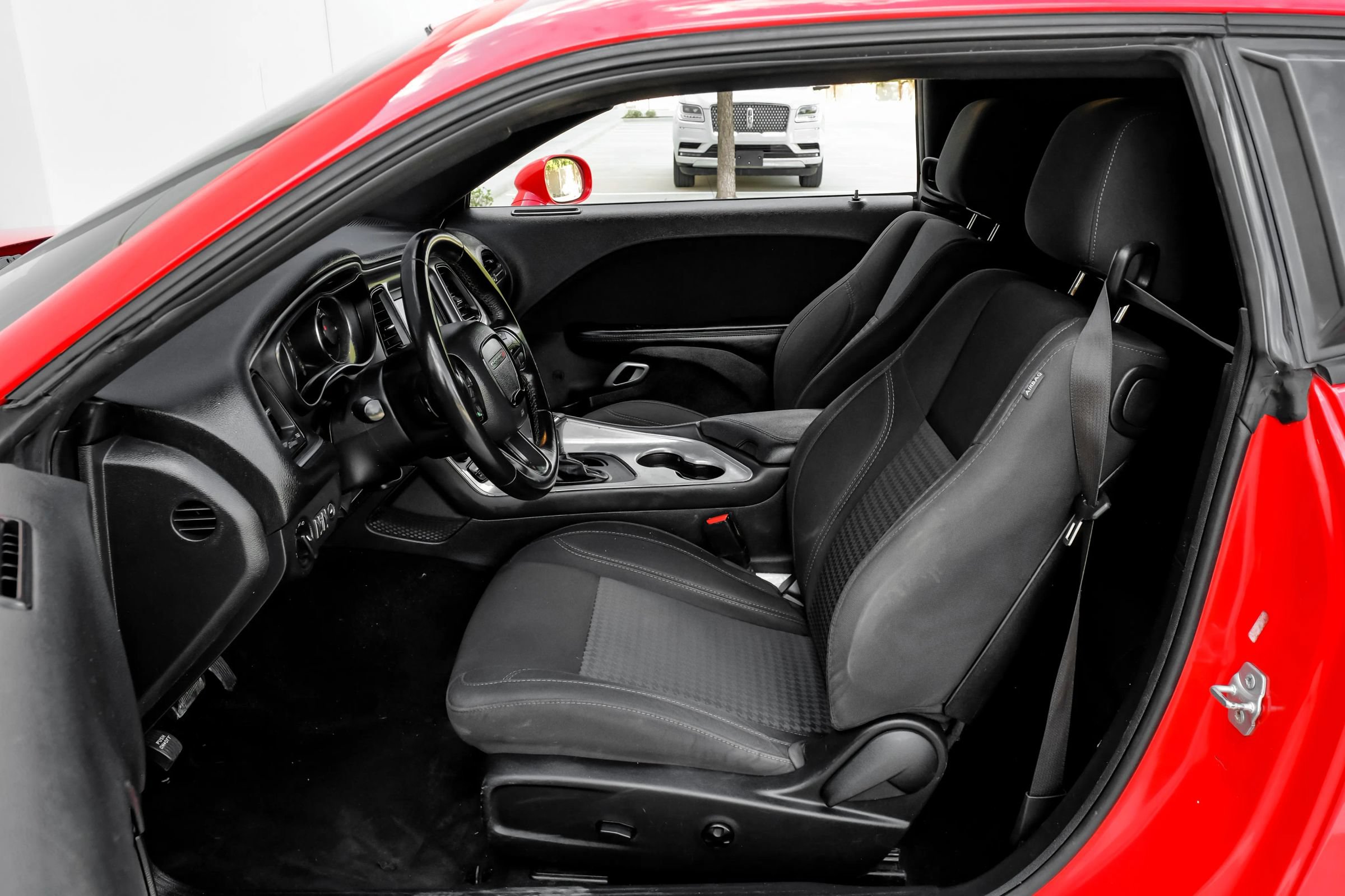 Used 2019 Dodge Challenger SXT RWD image 4