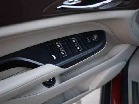 Used 2015 Cadillac SRX Luxury image 35