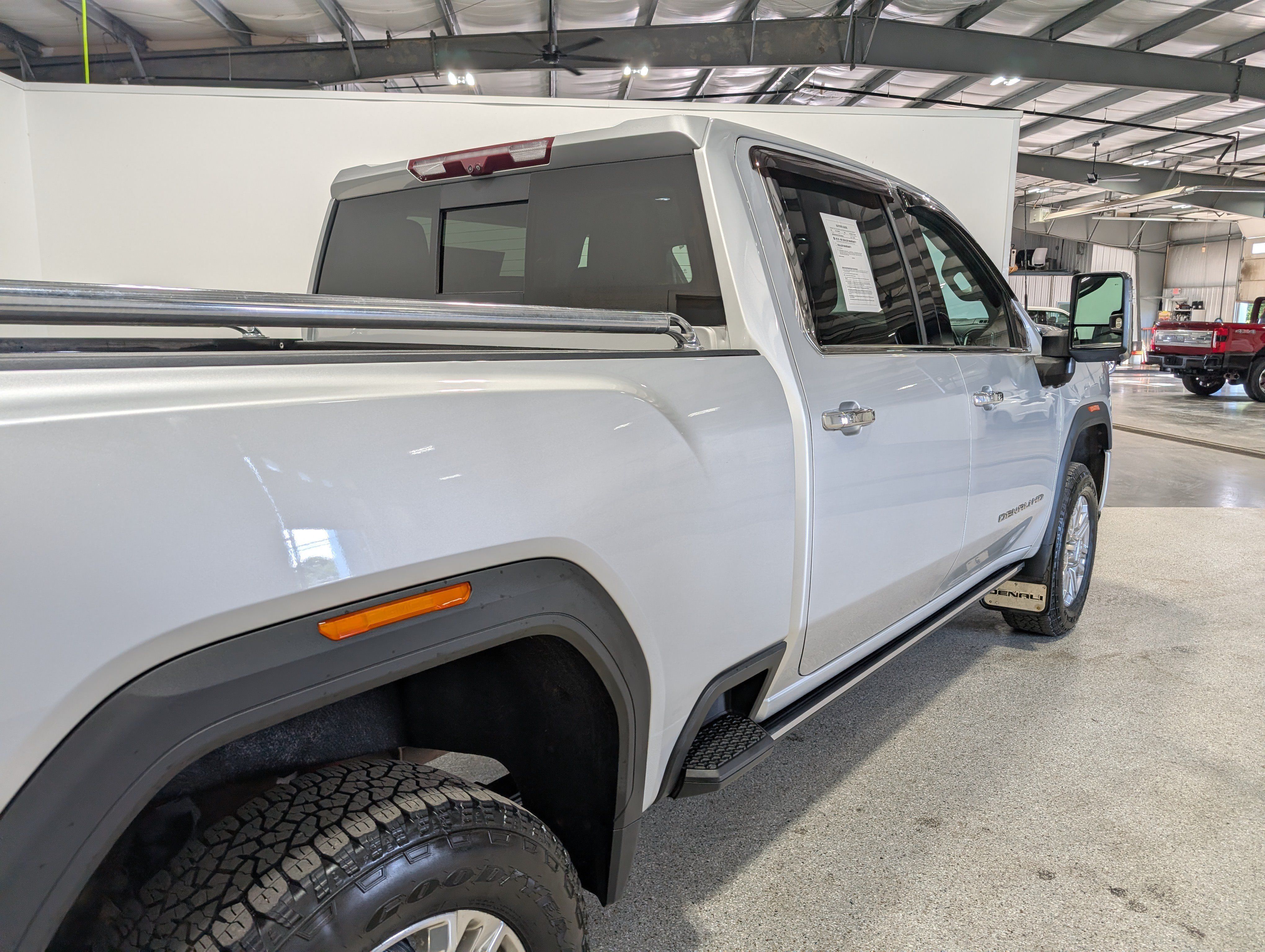Used 2023 GMC Sierra 2500 Denali w/ Technology Package AWD/4WD image 3